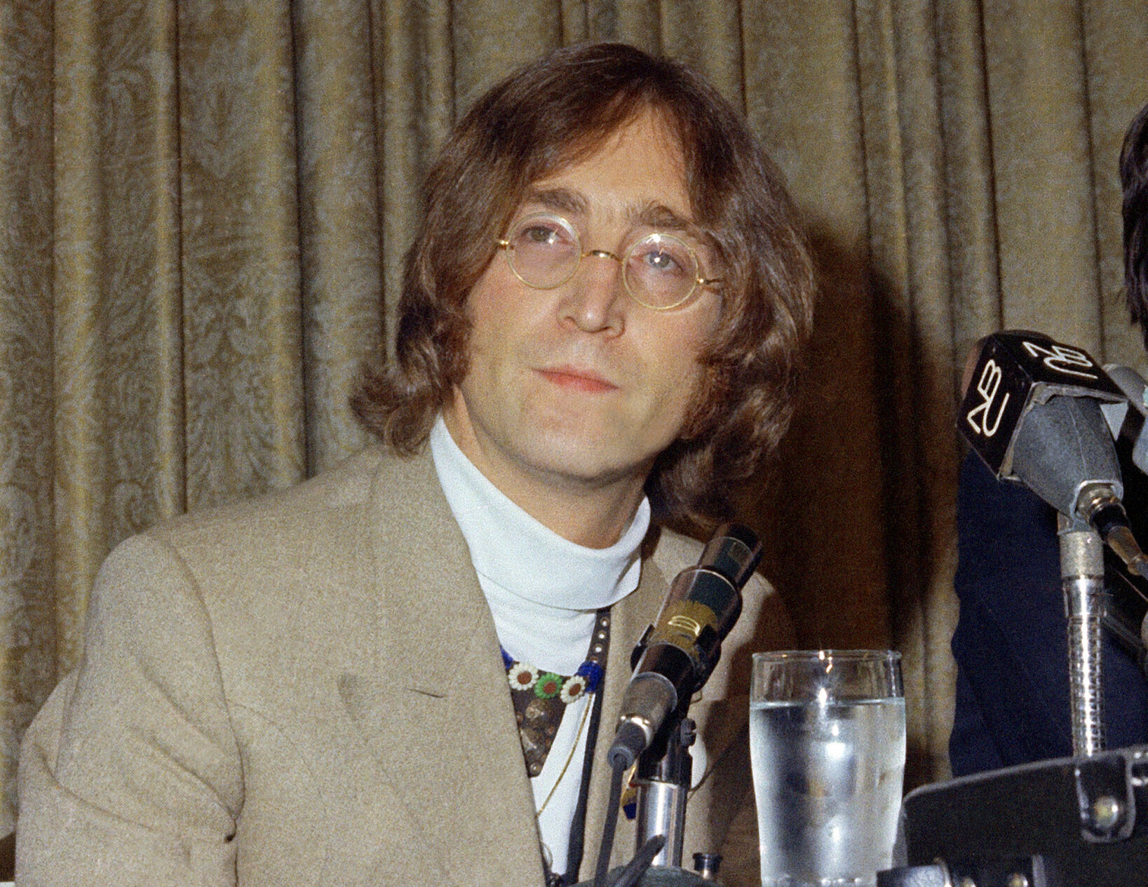 1940: John Lennon